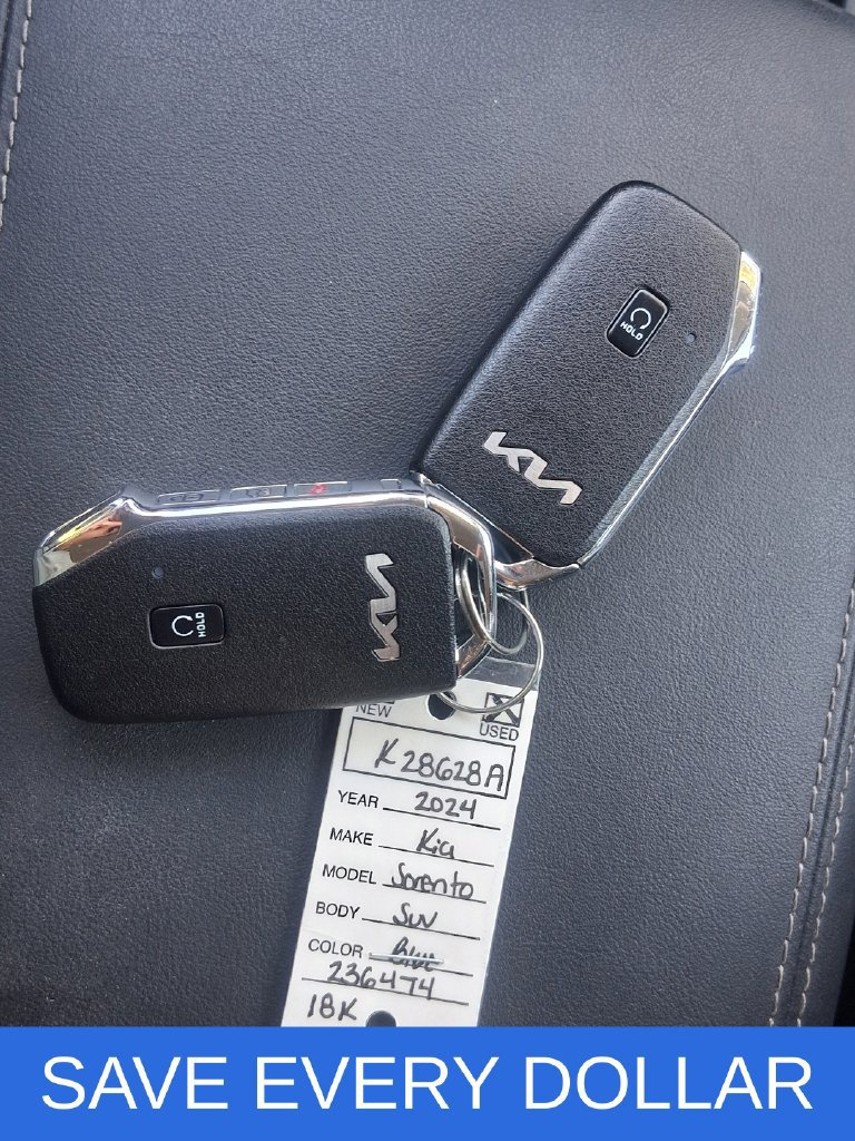 Used 2024 Kia Sorento EX AWD/4WD image 15