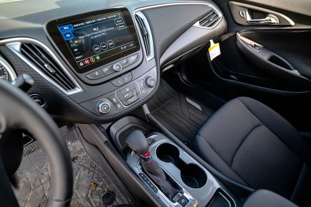 Used 2025 Chevrolet Malibu RS image 21