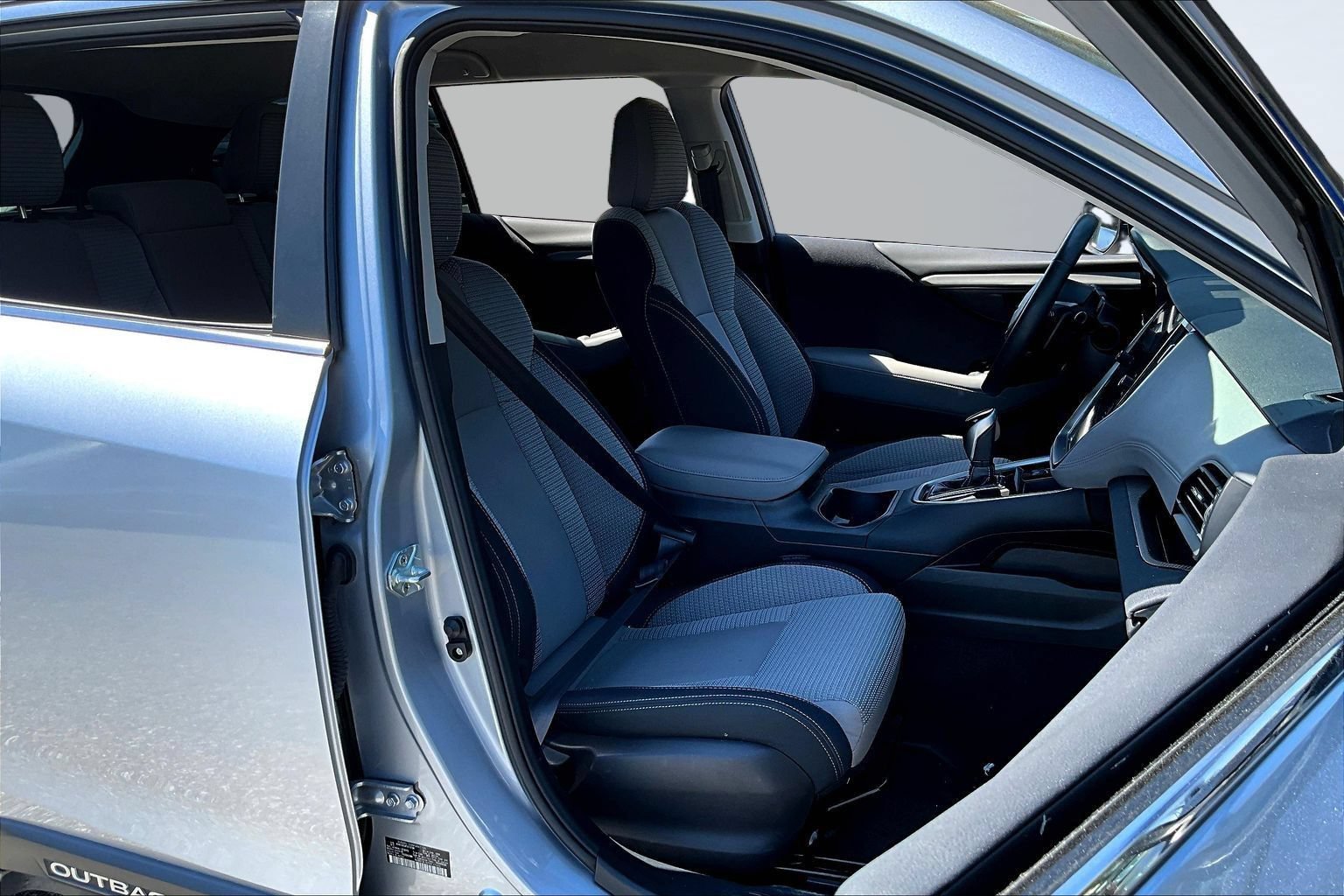 Used 2023 Subaru Outback Premium AWD/4WD image 31