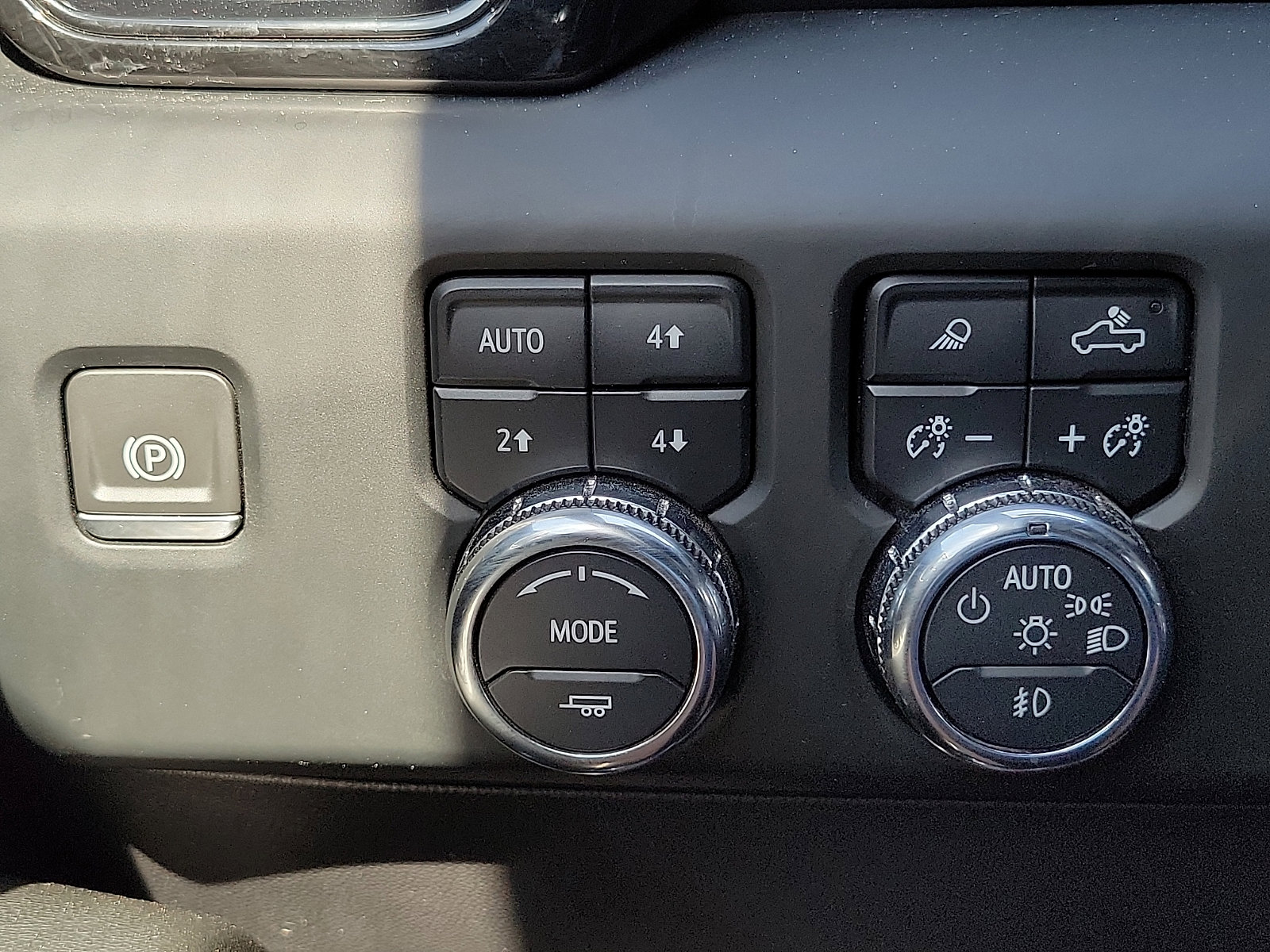 Used 2024 GMC Sierra 1500 AT4 w/ AT4 Preferred Package AWD/4WD image 16
