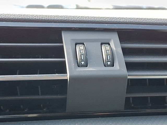 Used 2020 Audi Q3 2.0T Premium image 27