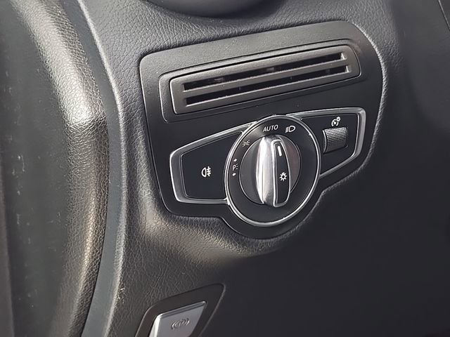 Used 2018 Mercedes-Benz GLC 300 4MATIC image 18