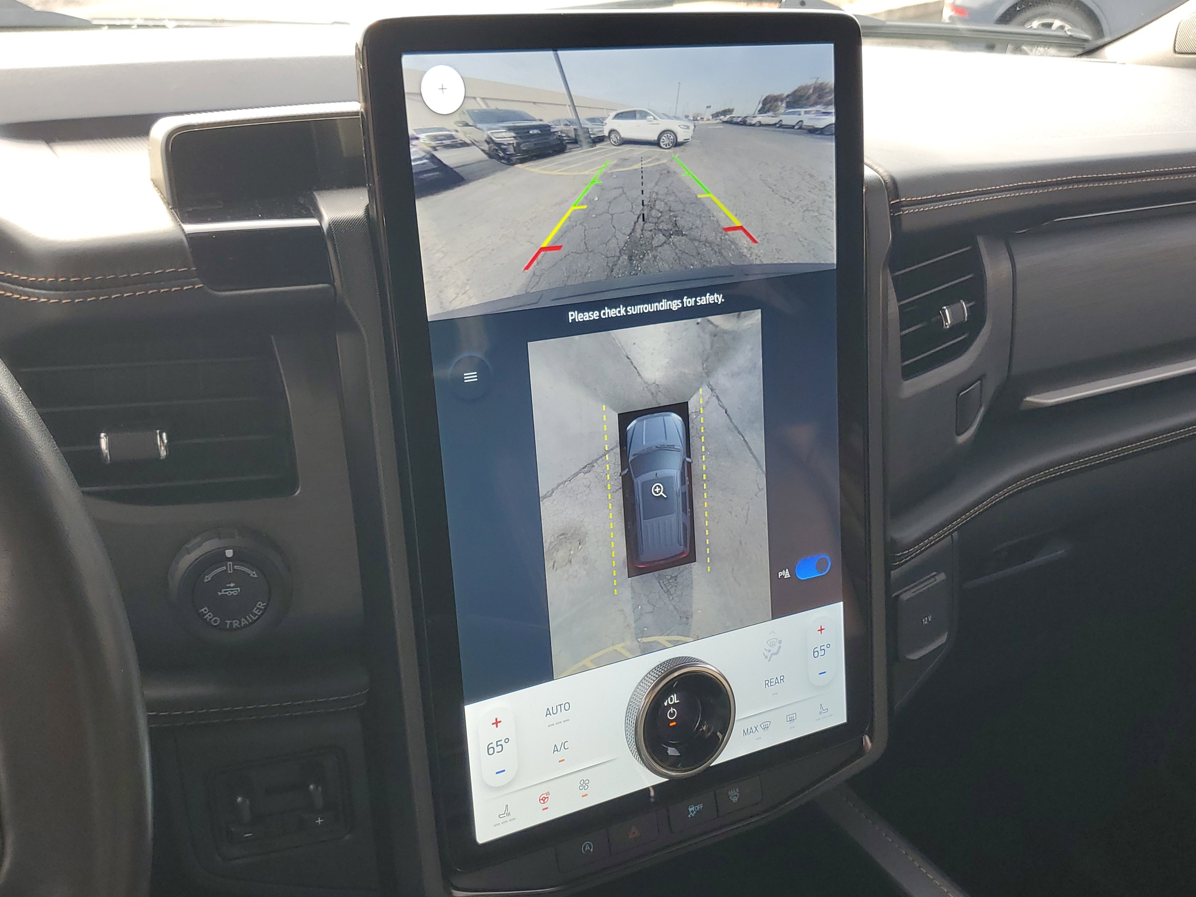 Used 2023 Ford Expedition Platinum image 17