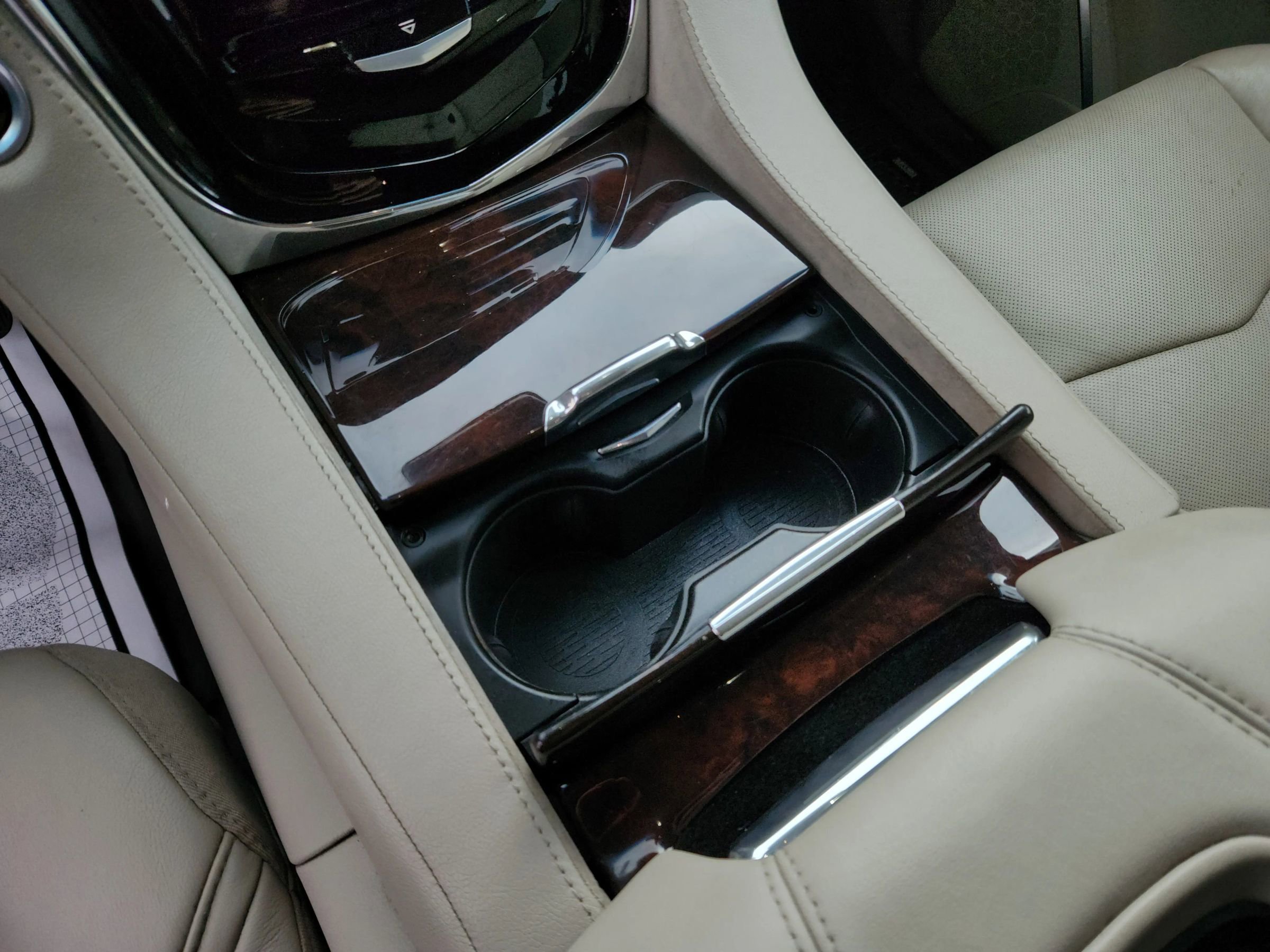 Used 2015 Cadillac Escalade Premium image 13