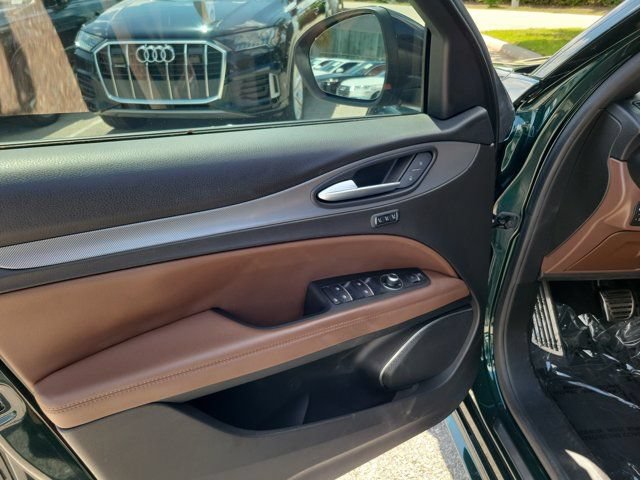 Used 2021 Alfa Romeo Stelvio Ti Sport AWD/4WD image 21