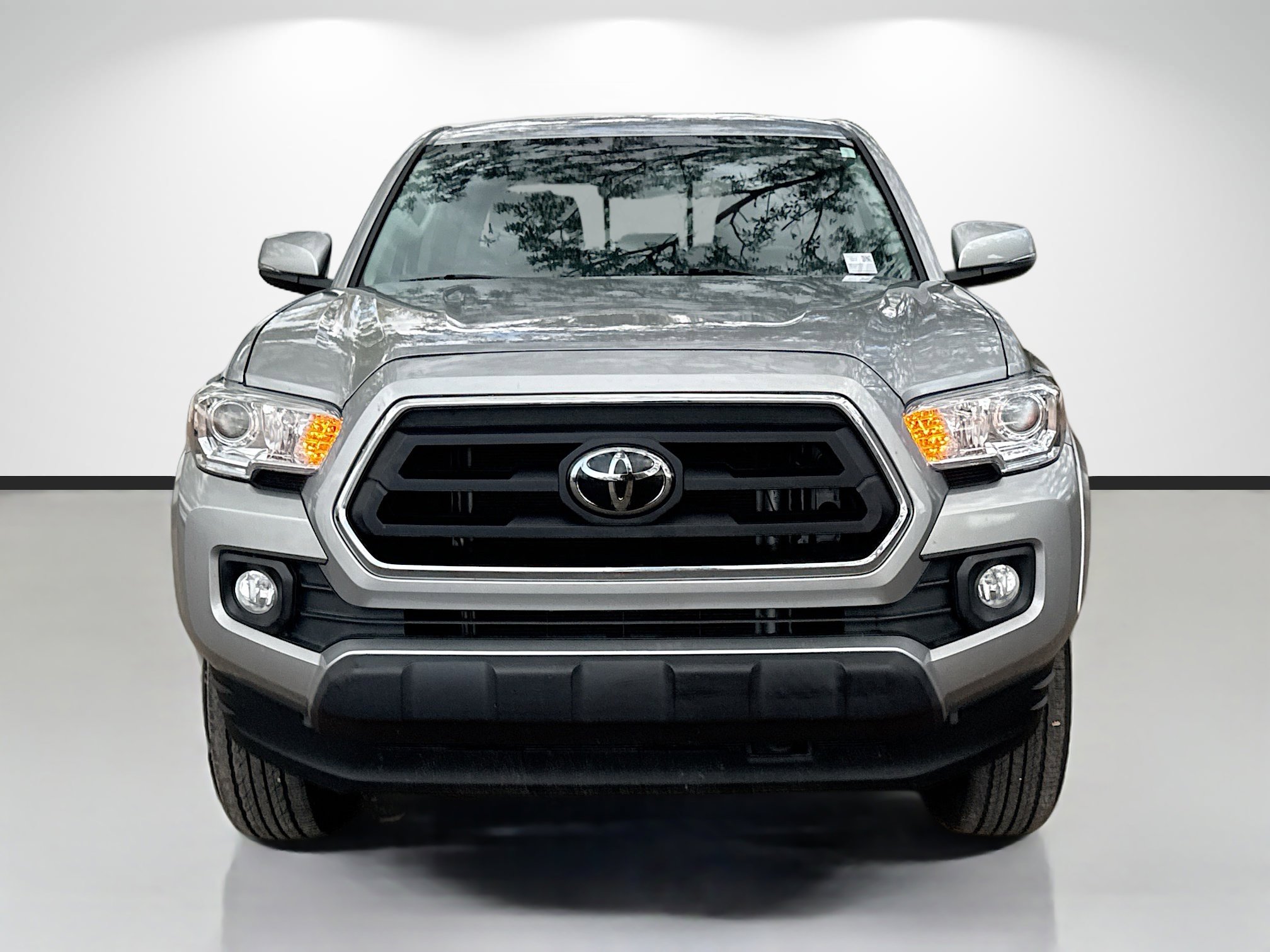 Used 2023 Toyota Tacoma SR5 w/ Technology Package image 8