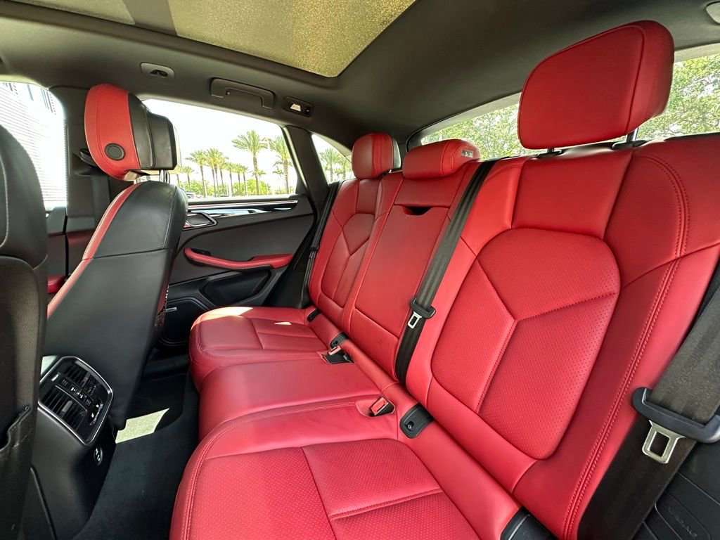 Certified 2021 Porsche Macan S AWD/4WD image 37