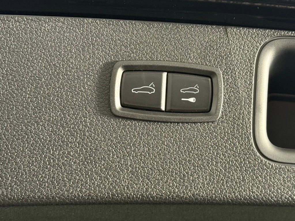 New 2026 Porsche Macan image 19