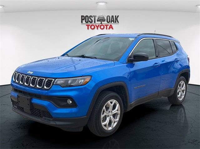 Used 2024 Jeep Compass Latitude image 3