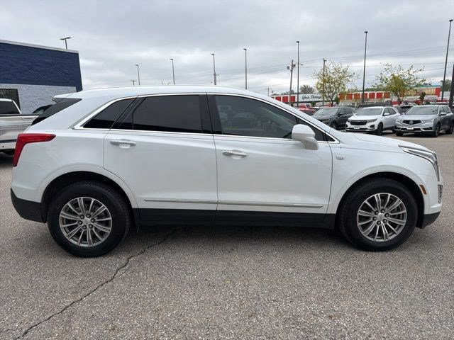 Used 2017 Cadillac XT5 Luxury w/ Driver Awareness Package AWD/4WD image 6