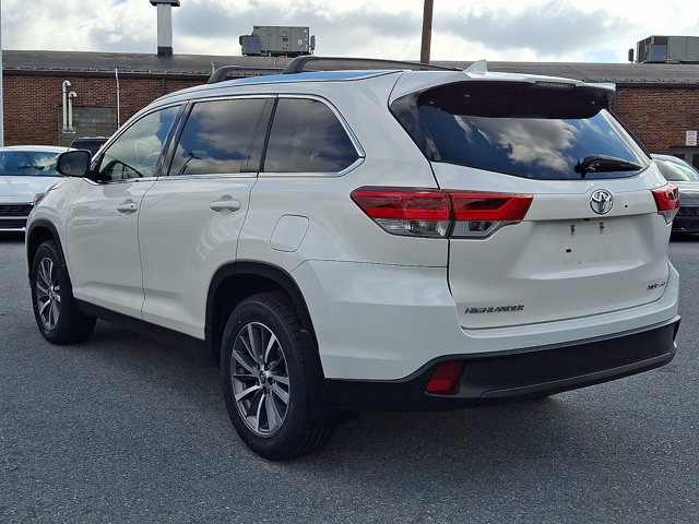 Used 2019 Toyota Highlander XLE AWD/4WD image 6