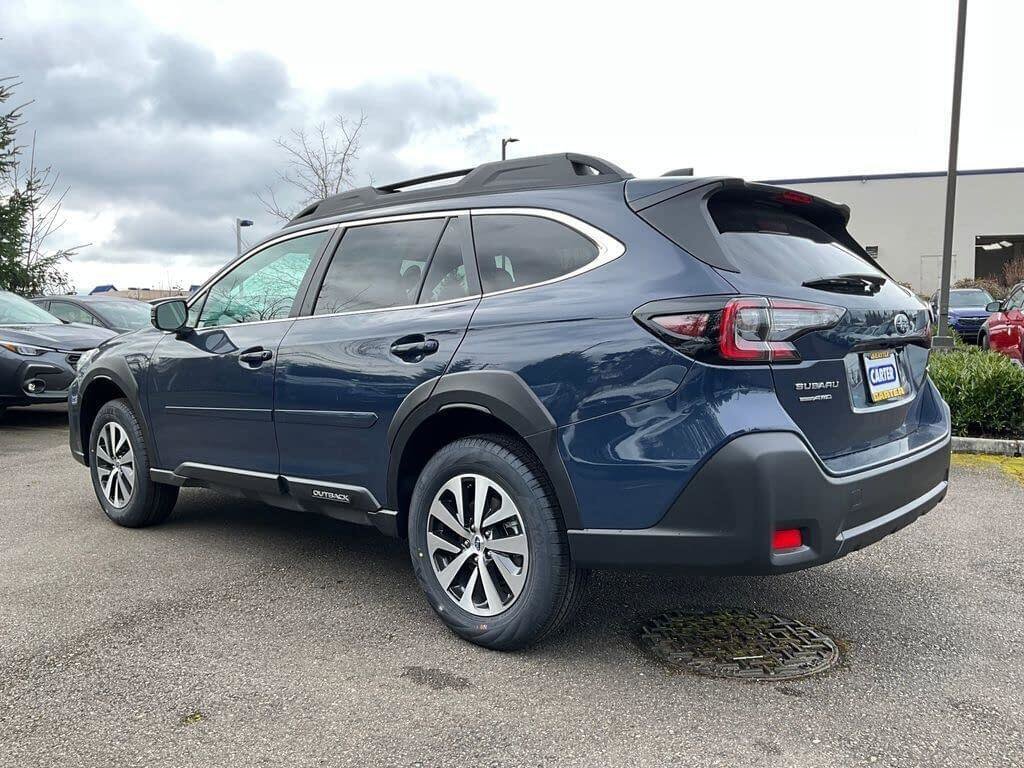 Certified 2025 Subaru Outback Premium AWD/4WD image 6