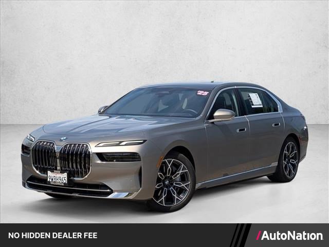 Used 2025 BMW i7 eDrive50 w/ Premium Package RWD image 1