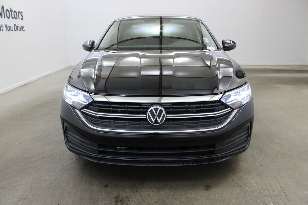 Certified 2023 Volkswagen Jetta SE FWD image 7
