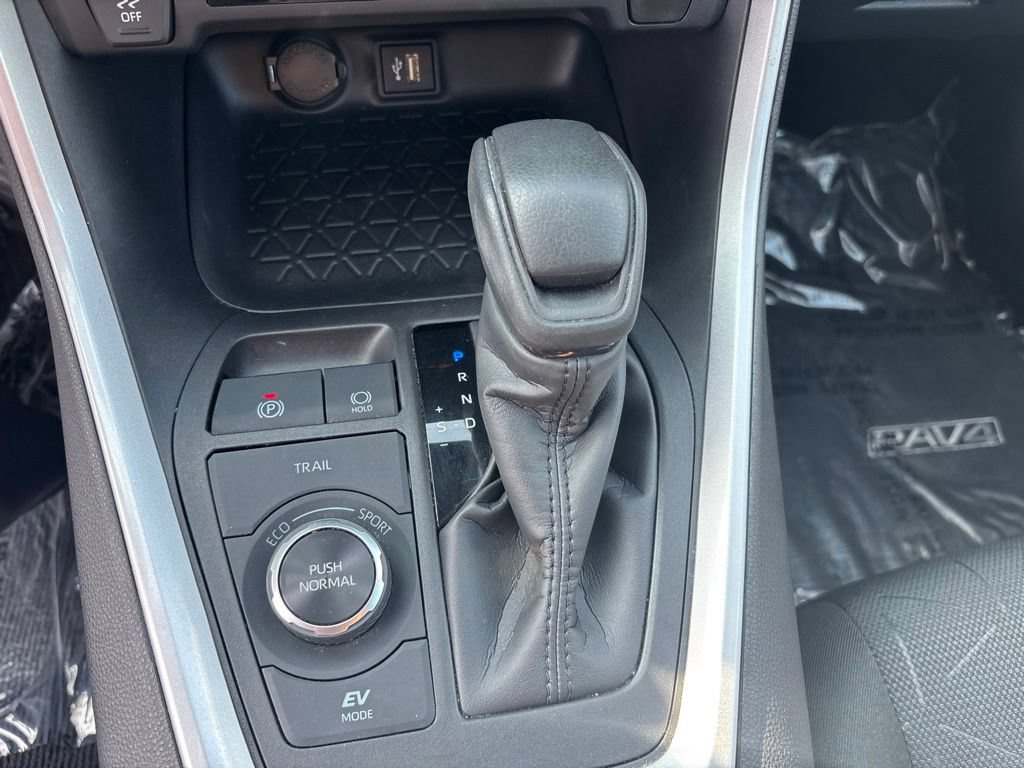 Used 2024 Toyota RAV4 XLE w/ Convenience Package AWD/4WD image 12