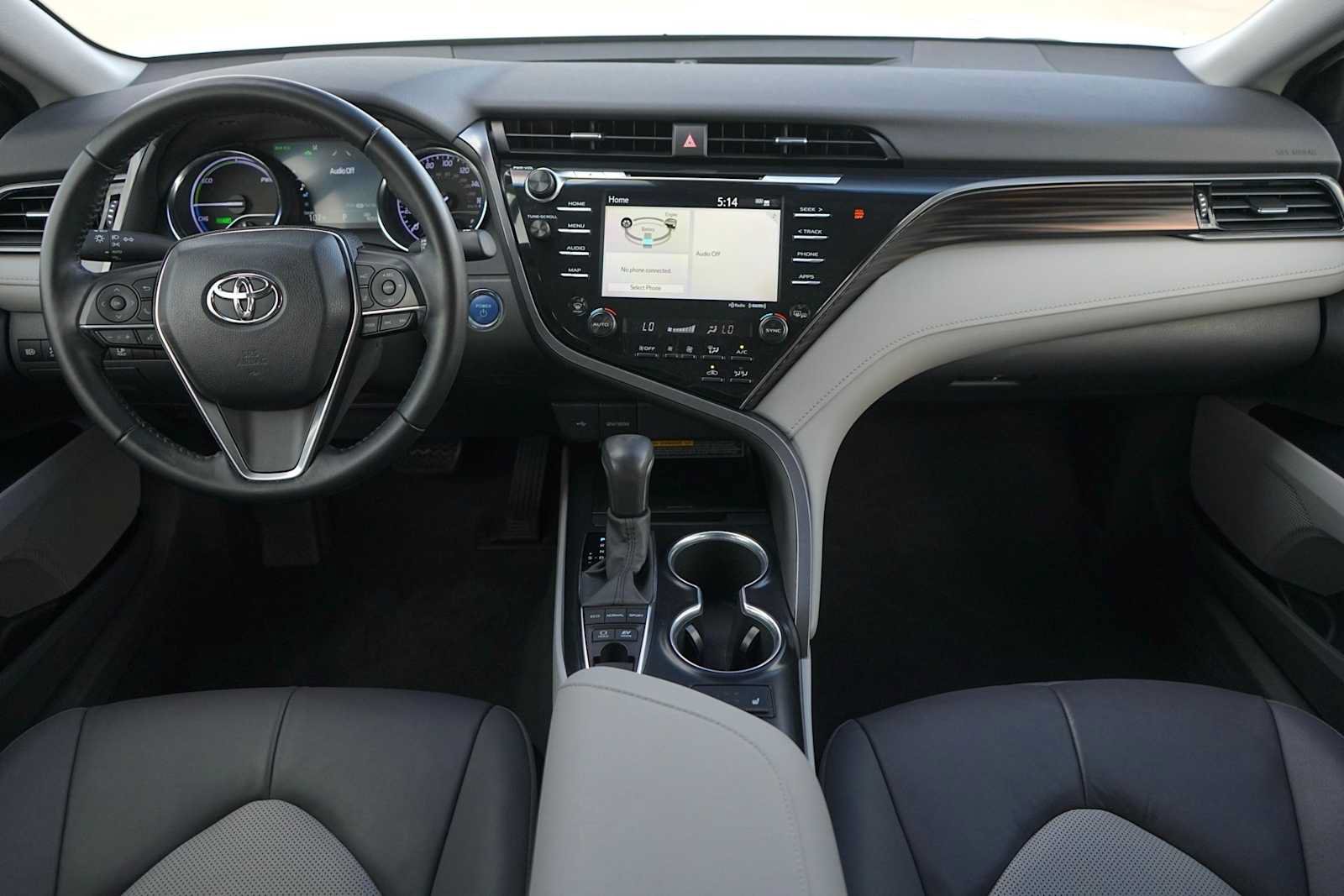 Used 2020 Toyota Camry XLE FWD image 10