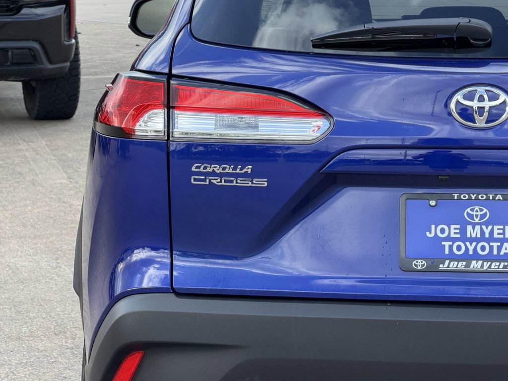 Used 2025 Toyota Corolla Cross LE FWD image 10