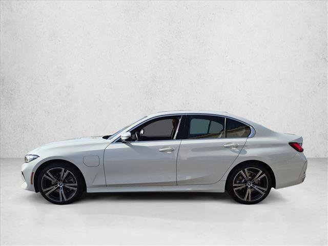 Certified 2024 BMW 330e w/ Convenience Package RWD image 9
