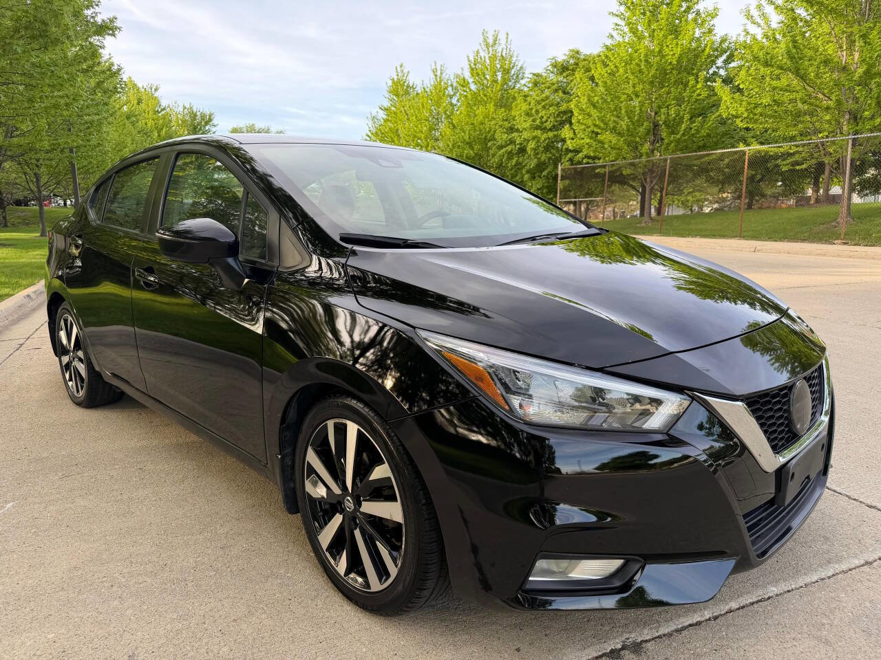 Used 2021 Nissan Versa SR w/ Convenience Package FWD image 13