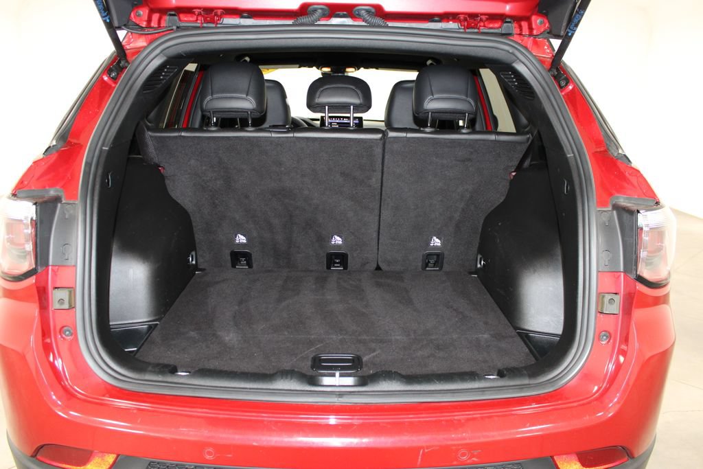 Used 2025 Jeep Compass Trailhawk AWD/4WD image 14