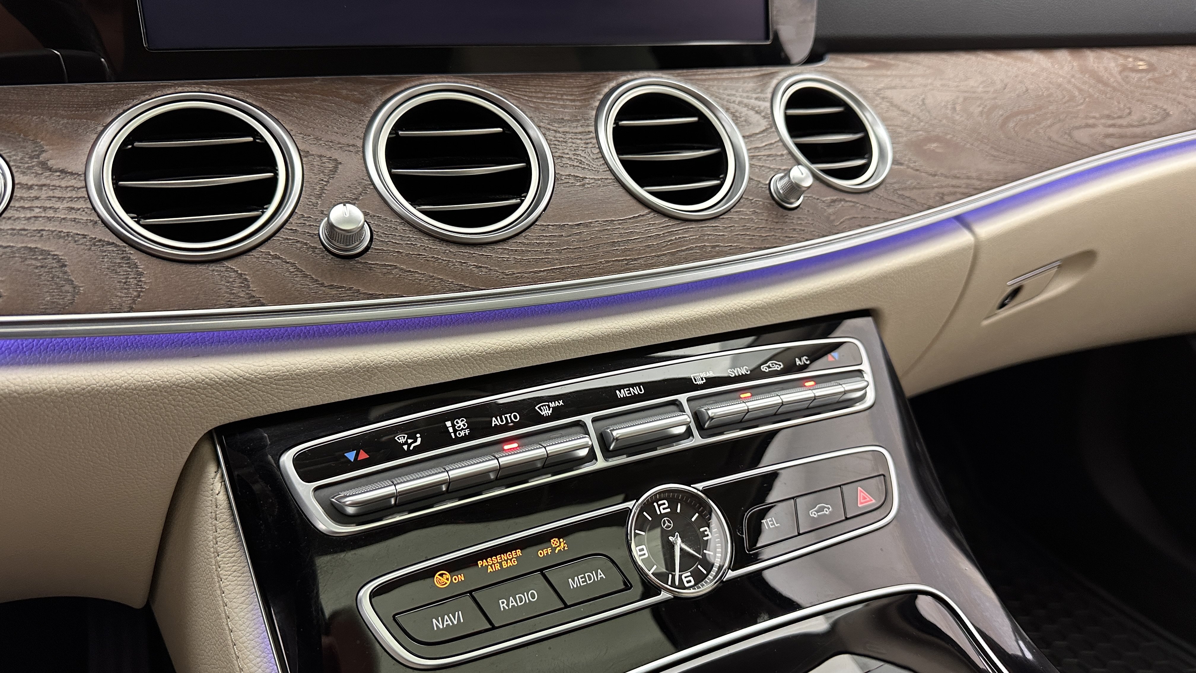 Used 2017 Mercedes-Benz E 300 image 18