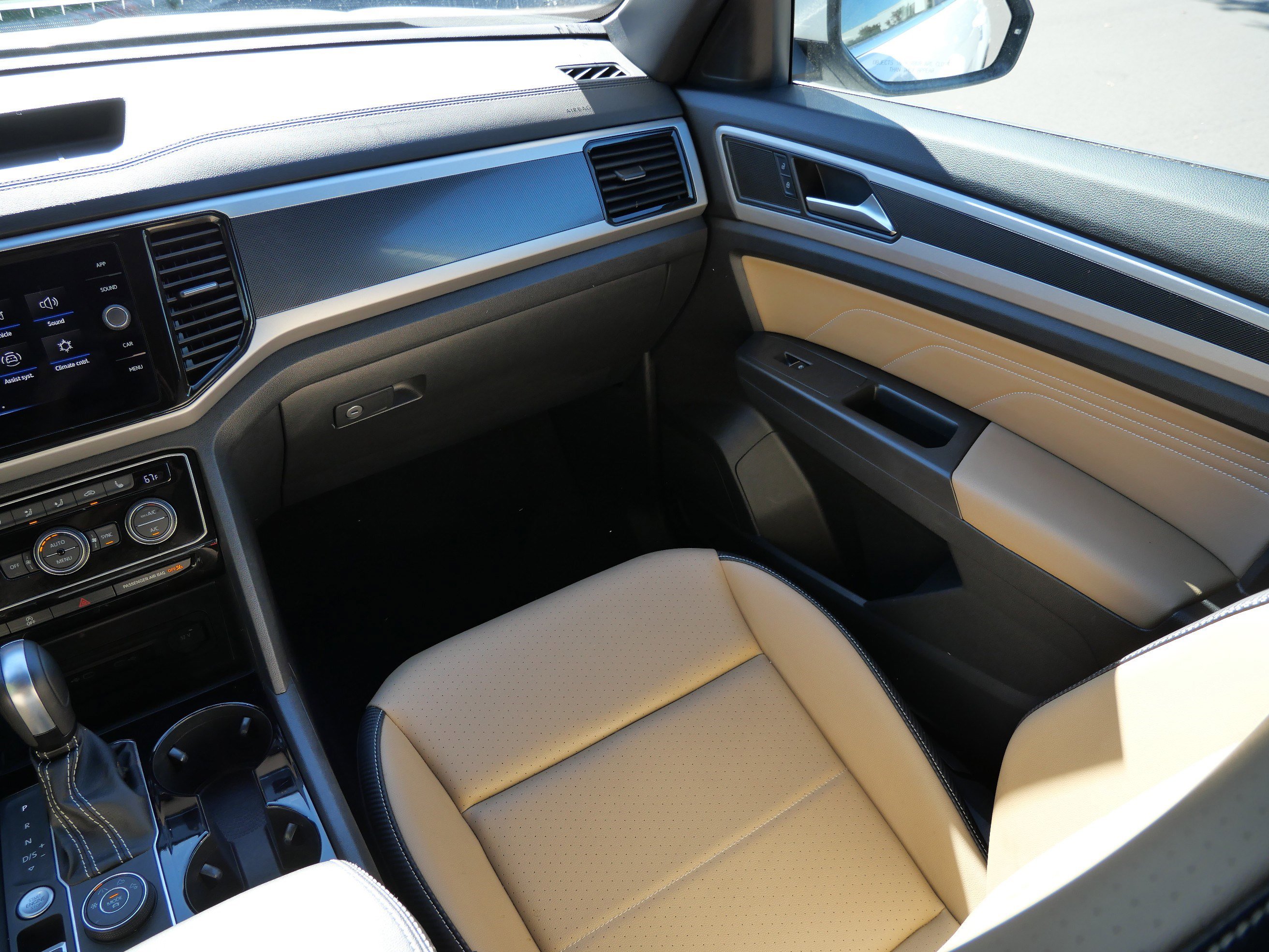 Certified 2022 Volkswagen Atlas Cross Sport SE image 11