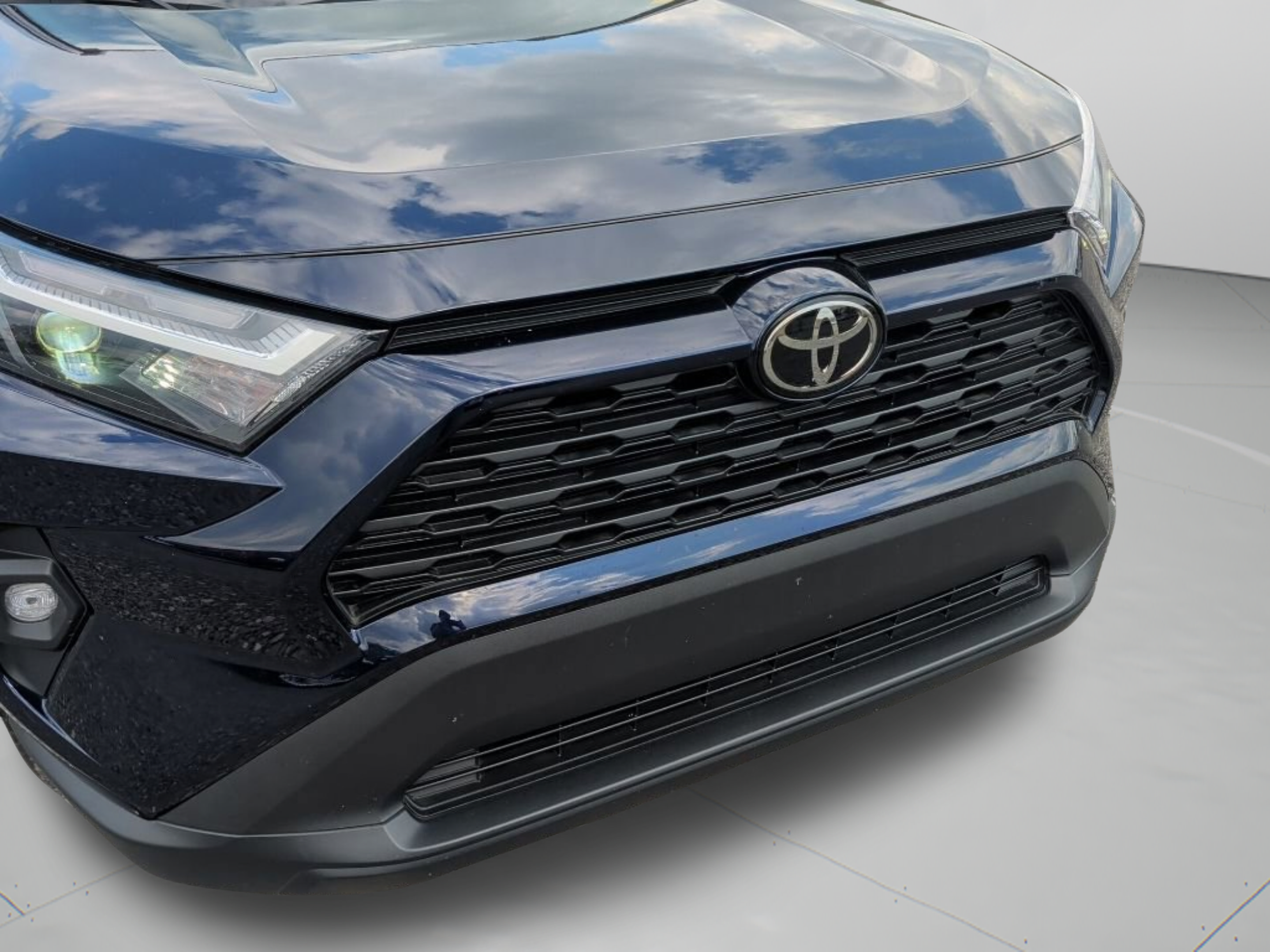 Used 2024 Toyota RAV4 XLE Premium AWD/4WD image 40