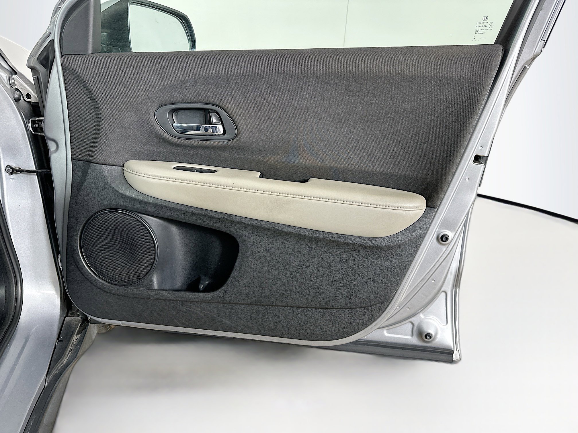 Used 2019 Honda HR-V LX image 30