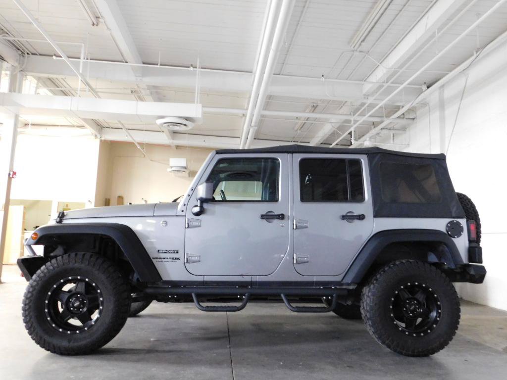 Used 2018 Jeep Wrangler Unlimited Sport S AWD/4WD image 7