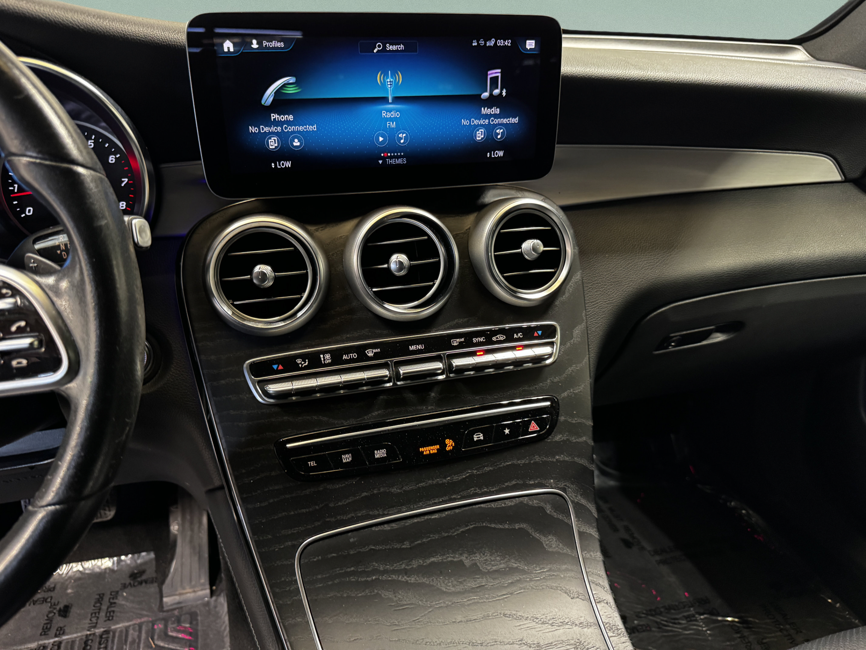 Used 2021 Mercedes-Benz GLC 300 image 24