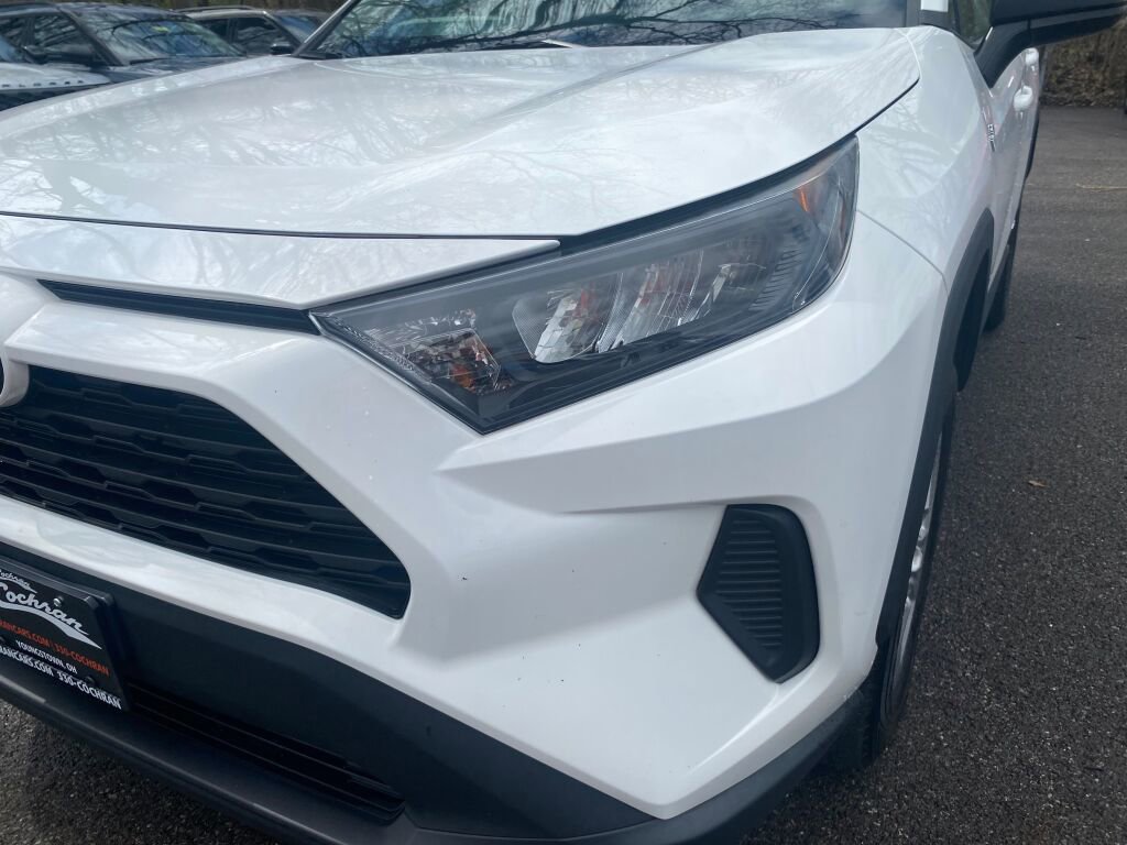 Used 2020 Toyota RAV4 LE w/ Carpet Mat Package image 27