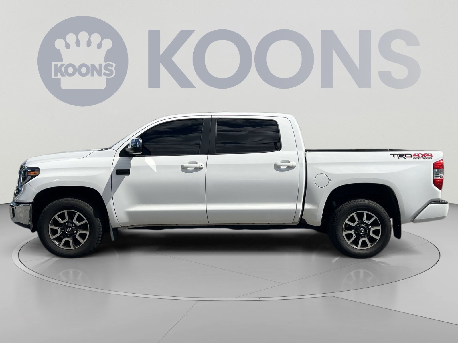 Used 2020 Toyota Tundra Limited w/ Limited Premium Package AWD/4WD image 2
