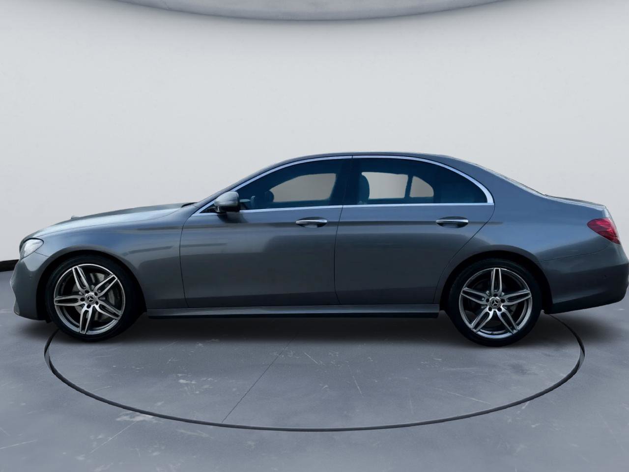 Used 2017 Mercedes-Benz E 300 image 5