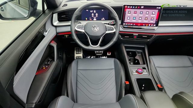 Used 2025 Volkswagen Tiguan SE R-Line FWD image 57
