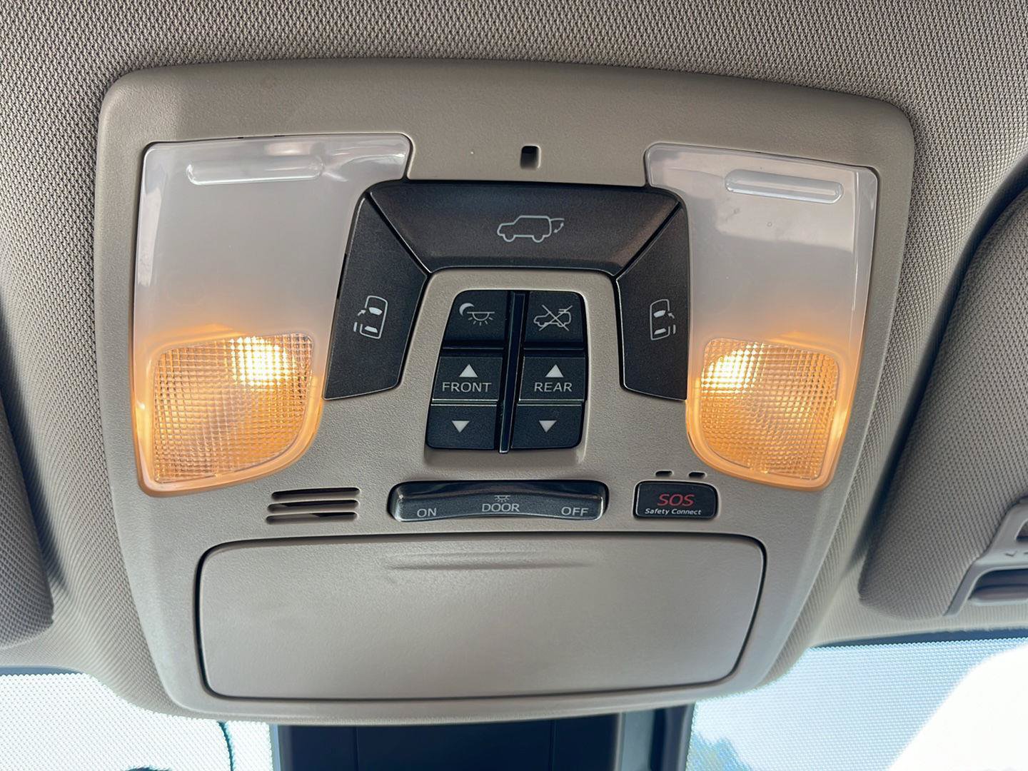 Used 2020 Toyota Sienna Limited Premium FWD image 31