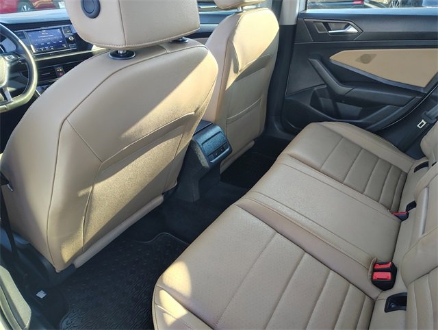 Used 2021 Volkswagen Jetta SE w/ SE Cold Weather Package image 32