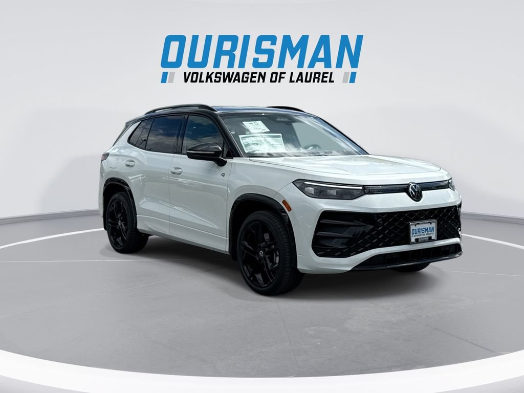 Used 2026 Volkswagen Tiguan SE R-Line AWD/4WD image 2