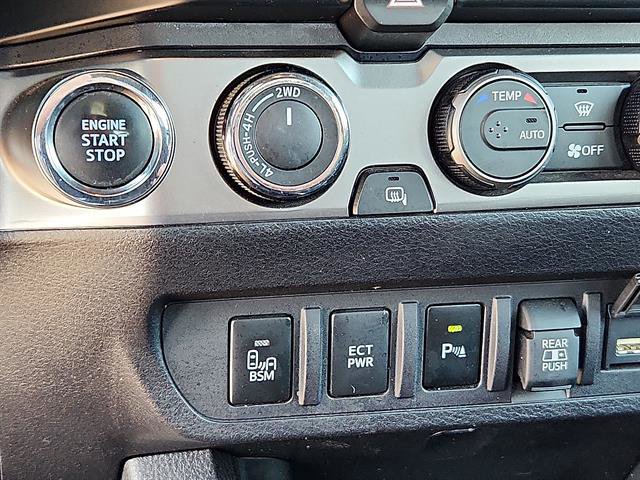 Used 2022 Toyota Tacoma Limited image 15