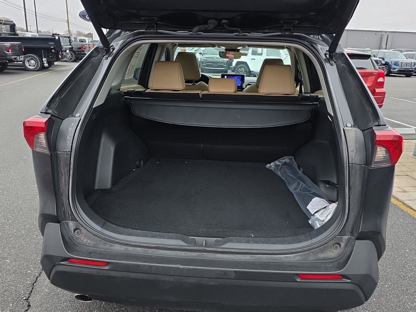 Used 2024 Toyota RAV4 XLE Premium image 21