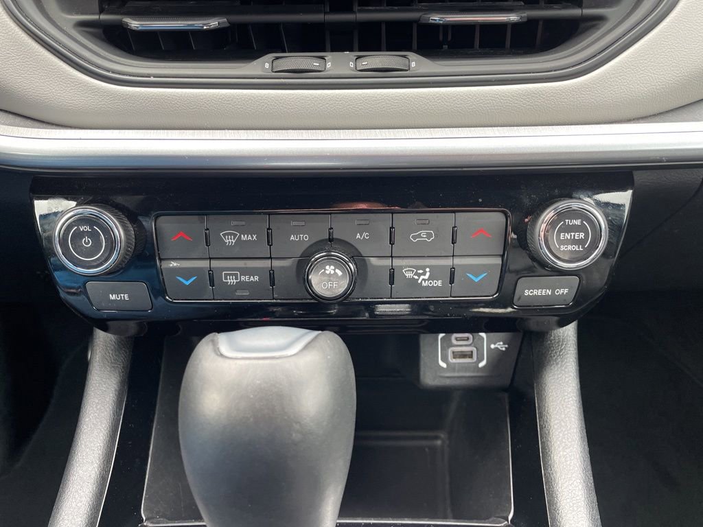 Used 2025 Jeep Compass Limited AWD/4WD image 20