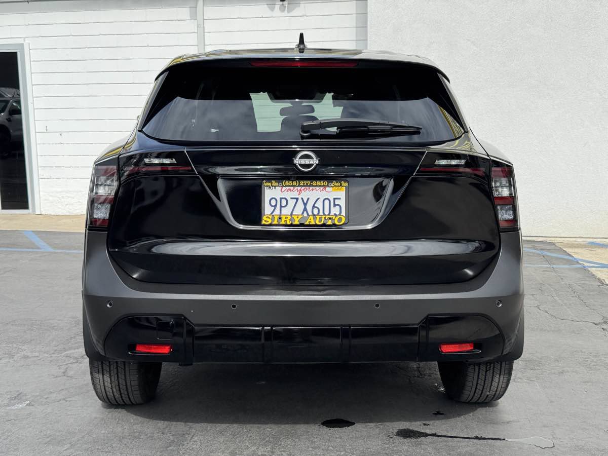Used 2025 Nissan Kicks SV w/ Illumination Package FWD image 10