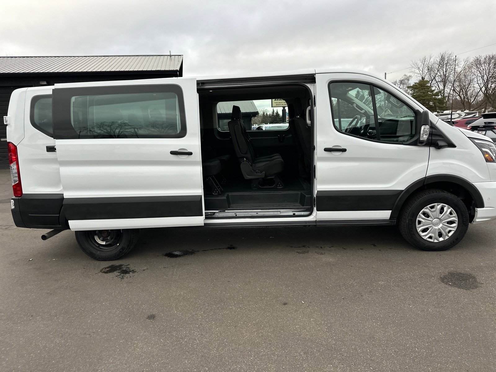 Used 2023 Ford Transit 350 XLT image 12