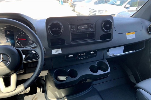 Used 2024 Mercedes-Benz Sprinter 2500 image 5