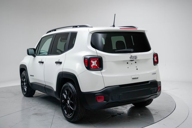 Used 2021 Jeep Renegade Latitude image 3