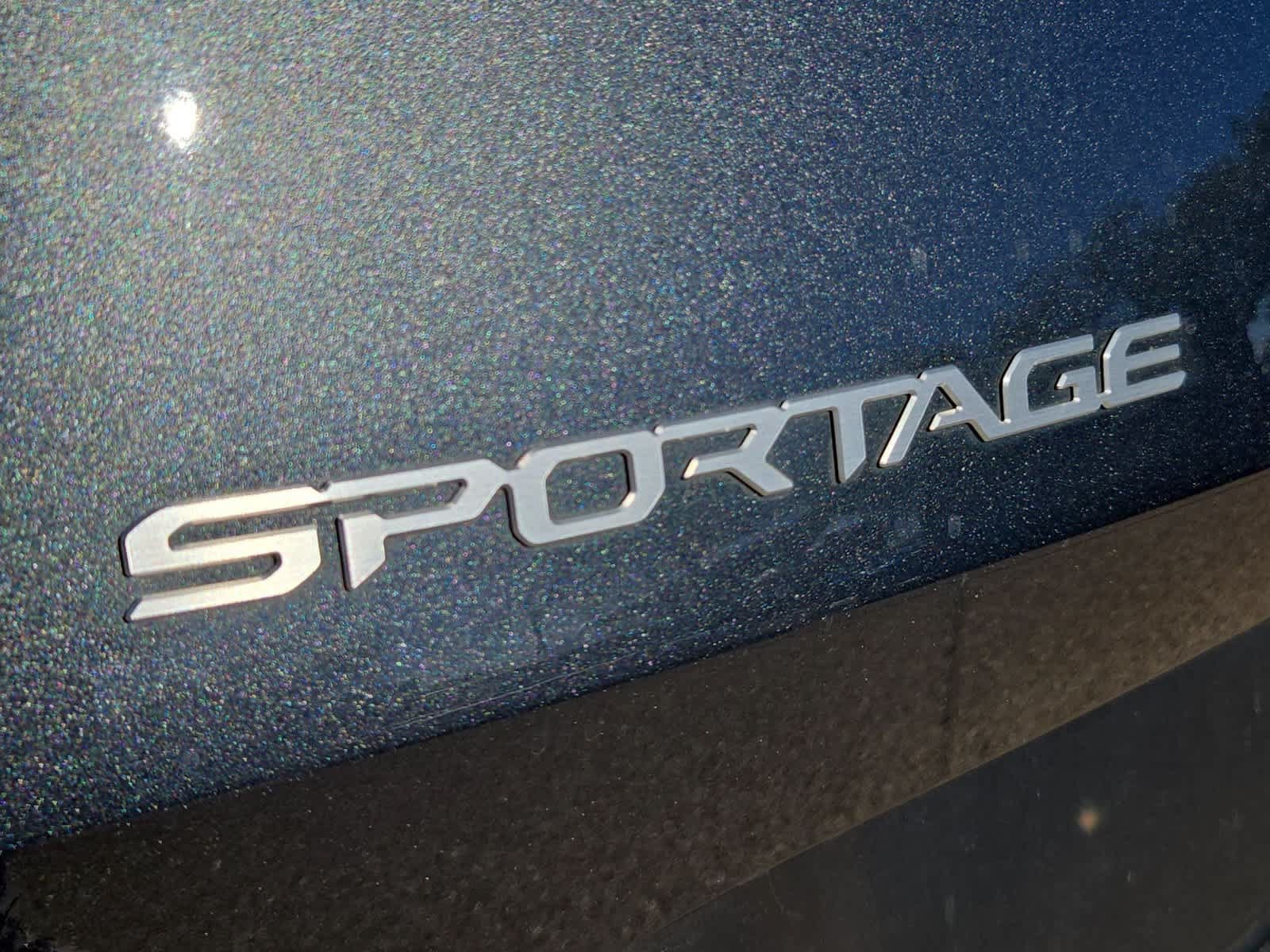 Used 2025 Kia Sportage LX FWD image 13