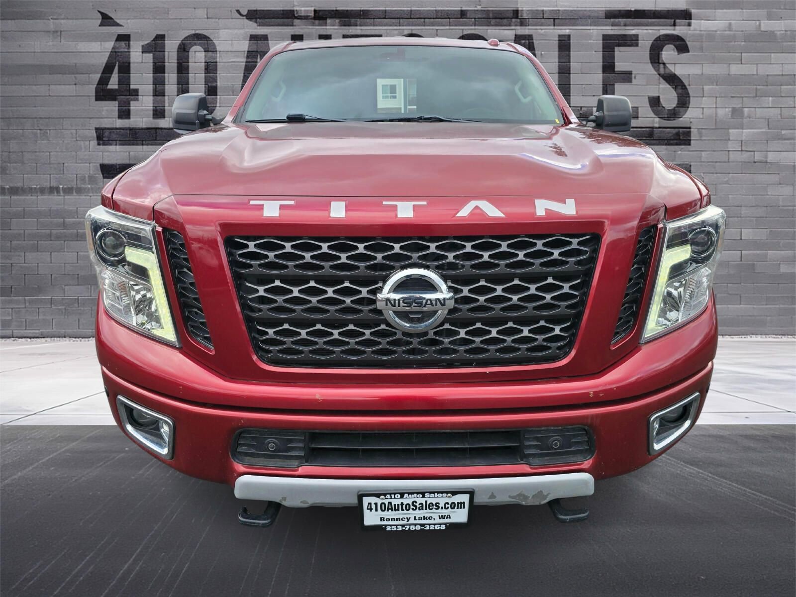Used 2018 Nissan Titan PRO-4X w/ Pro-4x Convenience Package AWD/4WD image 5