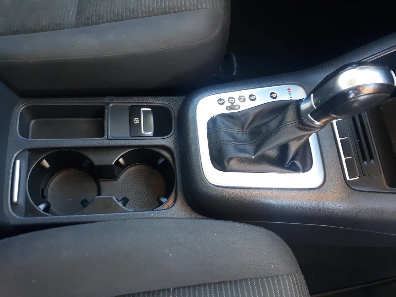 Used 2013 Volkswagen Tiguan S image 19