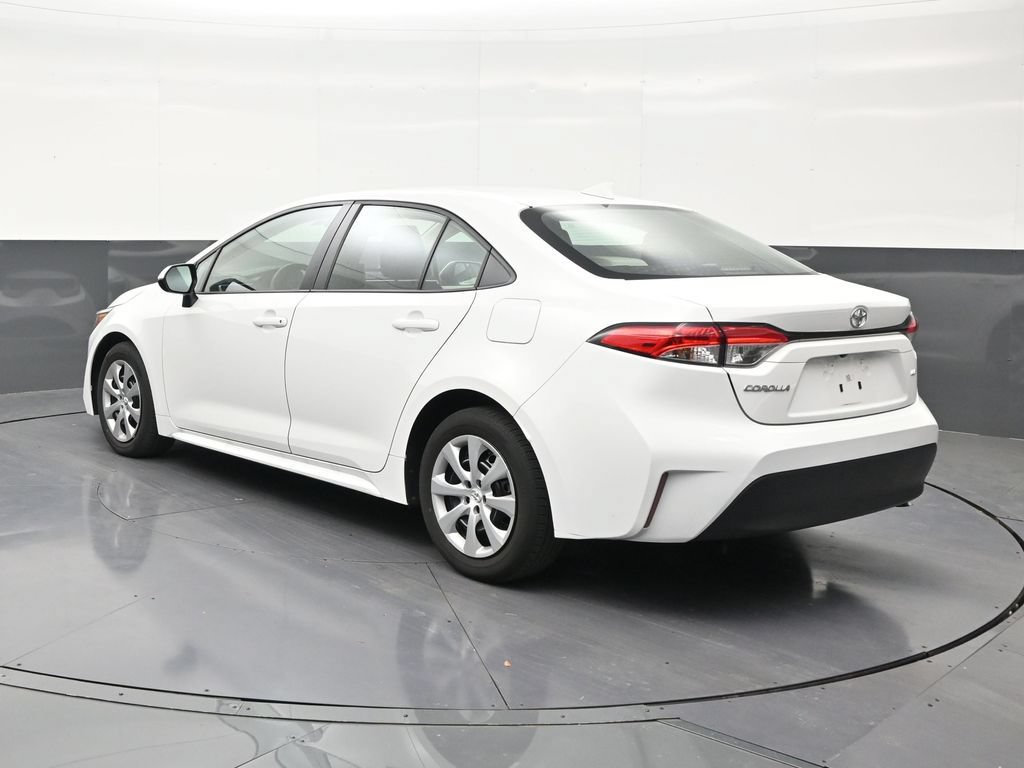 Used 2025 Toyota Corolla LE FWD image 3