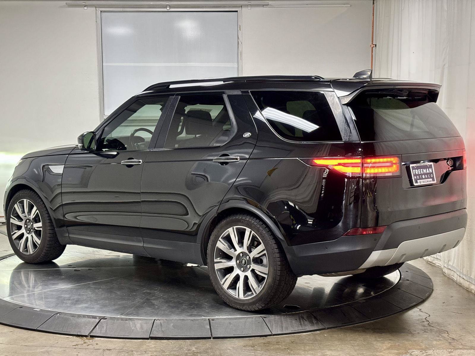 Used 2017 Land Rover Discovery HSE Luxury AWD/4WD image 7