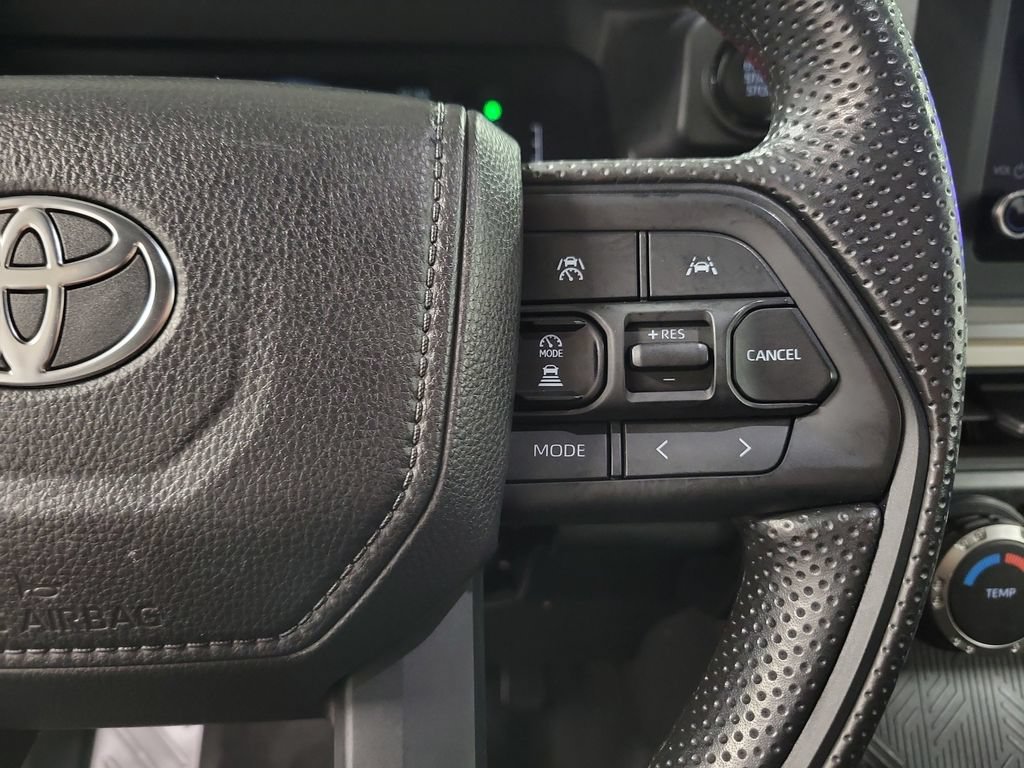 Used 2025 Toyota Tacoma SR5 AWD/4WD image 26